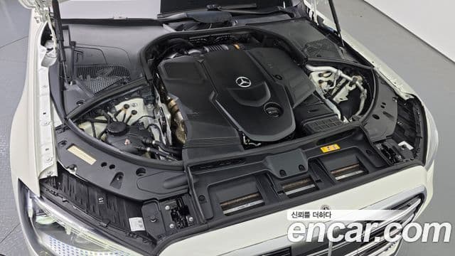 Mercedes-Benz S-Class 2022 — Photo 8/20