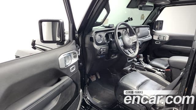 Jeep Wrangler 2022 — Şəkil 10/20