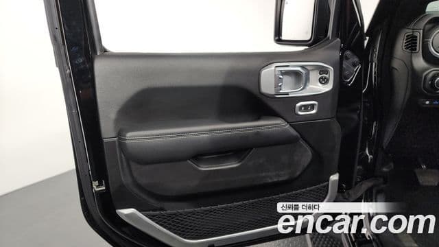 Jeep Wrangler 2022 — Şəkil 7/36