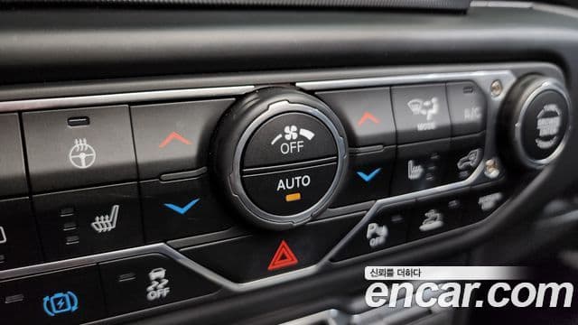 Jeep Wrangler 2022 — Şəkil 13/36