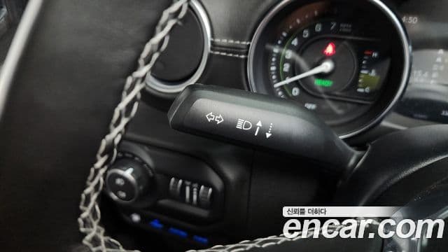 Jeep Wrangler 2022 — Şəkil 17/36