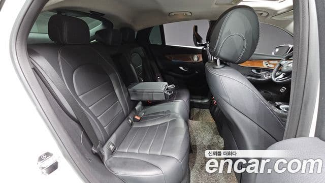Mercedes-Benz GLC-Class 2018 — Şəkil 16/20