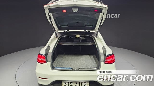 Mercedes-Benz GLC-Class 2018 — Şəkil 17/20