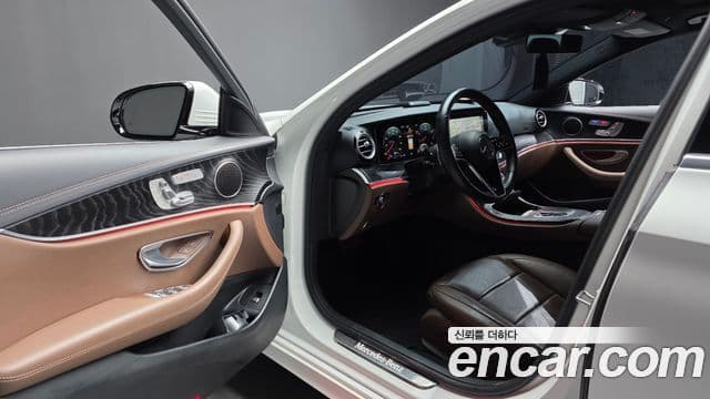 Mercedes-Benz E-Class 2022 — Şəkil 9/20