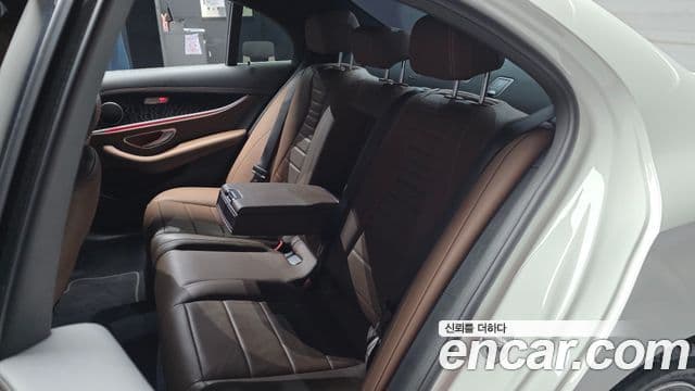 Mercedes-Benz E-Class 2022 — Şəkil 12/20