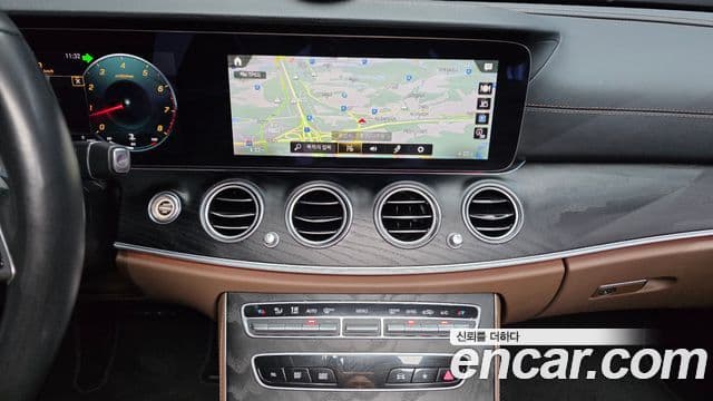 Mercedes-Benz E-Class 2022 — Şəkil 13/20