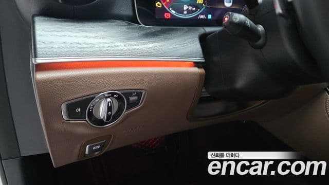 Mercedes-Benz E-Class 2022 — Şəkil 19/20