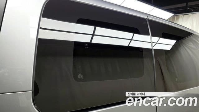 Hyundai Staria 2021 — ფოტო 15/20