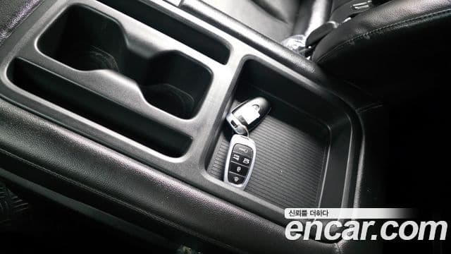 Hyundai Staria 2021 — ფოტო 19/20