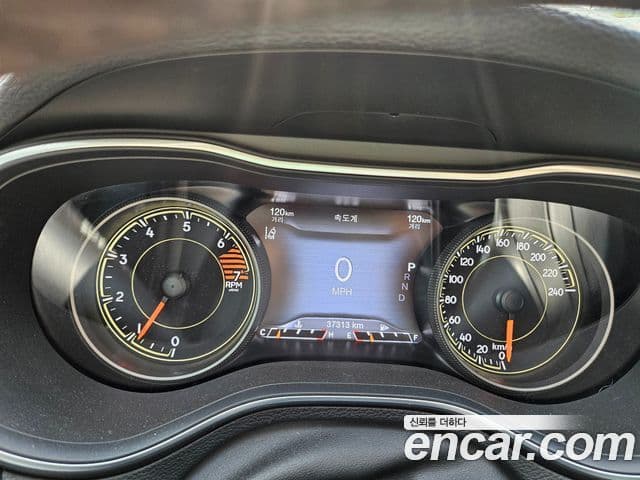 Jeep Cherokee 2022 — Şəkil 12/20