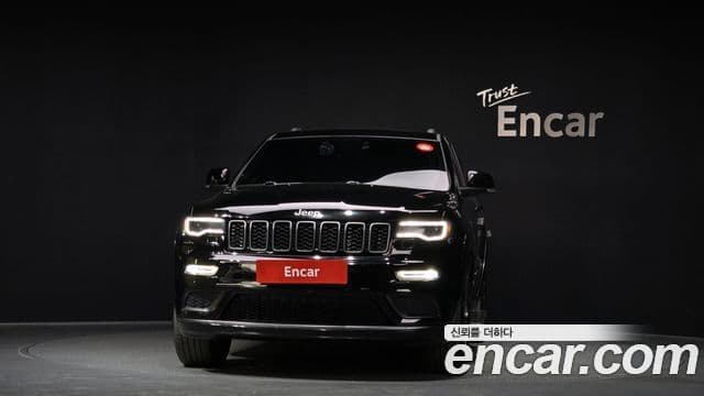 Jeep Grand Cherokee 2019 — ფოტო 17/32