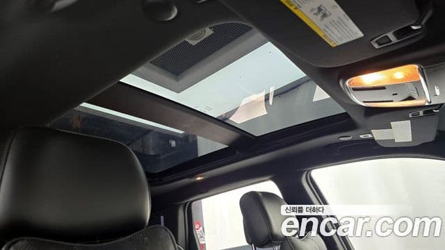 Jeep Grand Cherokee 2019 — ფოტო 19/32