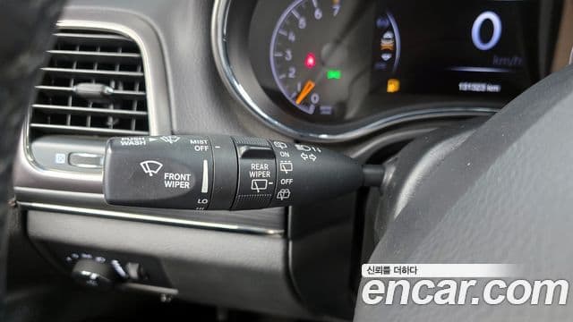 Jeep Grand Cherokee 2019 — ფოტო 14/32