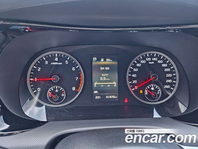 Kia K5 2021 — ფოტო 8/20