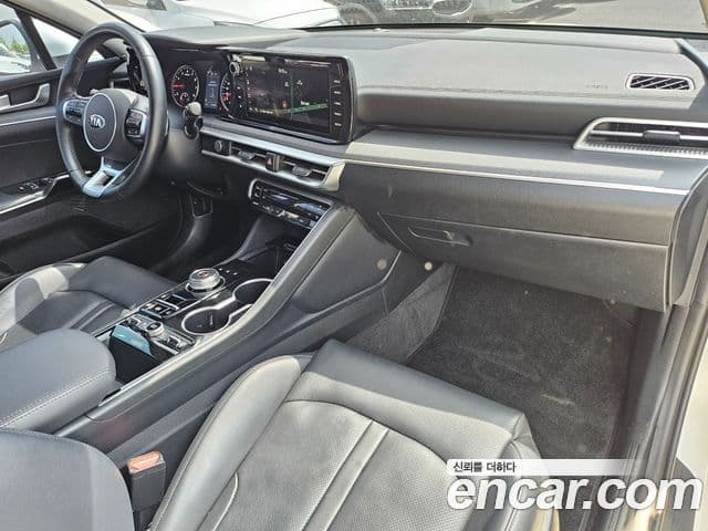 Kia K5 2021 — ფოტო 18/20