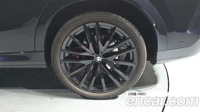 BMW X6 2025 — ფოტო 18/33