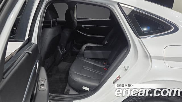 Hyundai Sonata 2020 — ფოტო 12/20