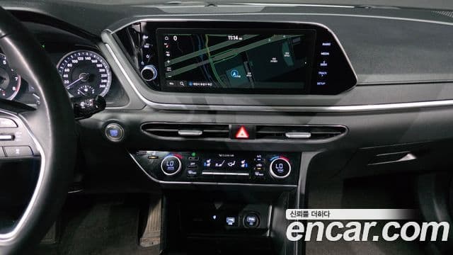 Hyundai Sonata 2020 — ფოტო 13/20