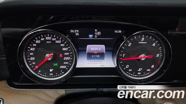 Mercedes-Benz E-Class 2020 — Şəkil 8/20