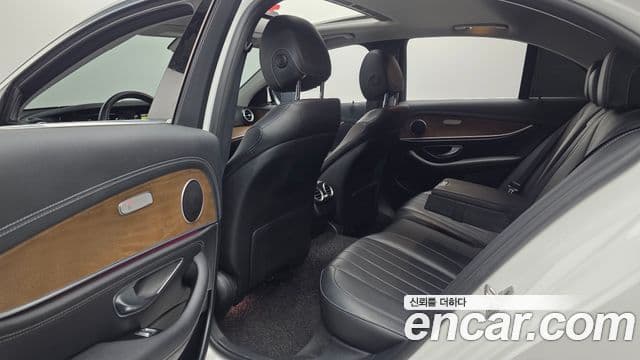 Mercedes-Benz E-Class 2020 — Şəkil 11/20