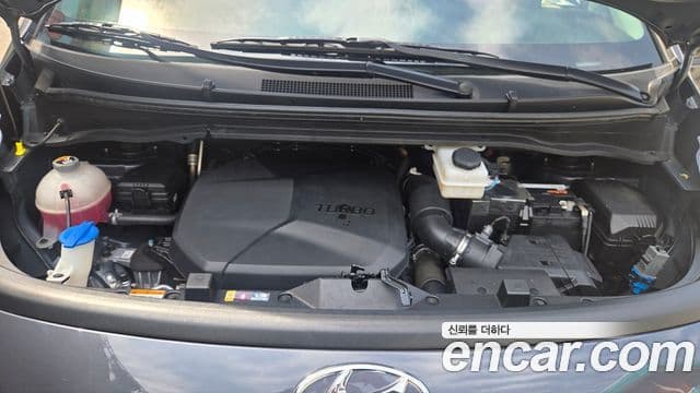 Hyundai Staria 2023 — ფოტო 19/20