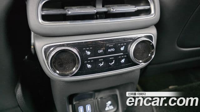 Genesis GV80 2020 — ფოტო 19/20
