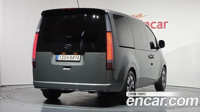 Hyundai Staria 2022 — ფოტო 2/20