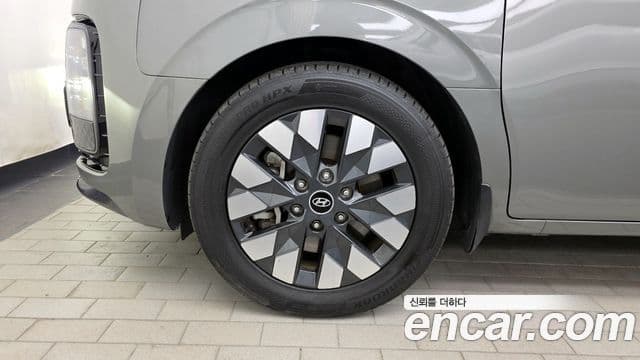 Hyundai Staria 2022 — ფოტო 5/20