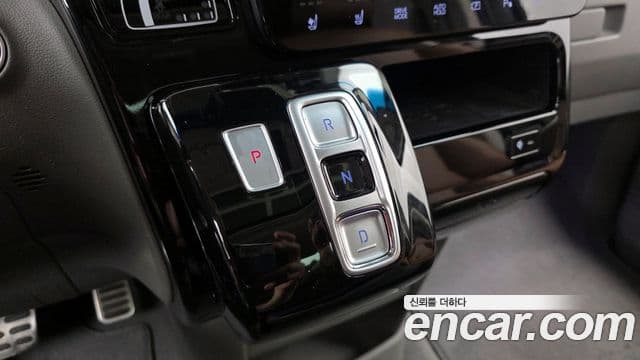 Hyundai Staria 2022 — ფოტო 9/20