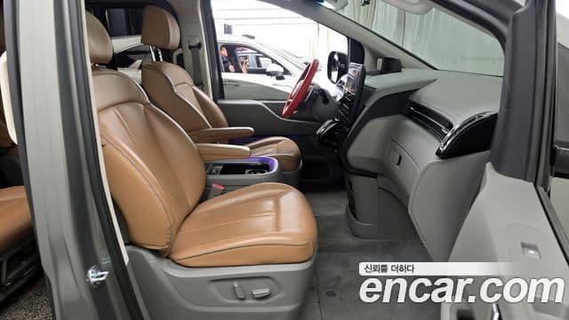 Hyundai Staria 2022 — ფოტო 11/20