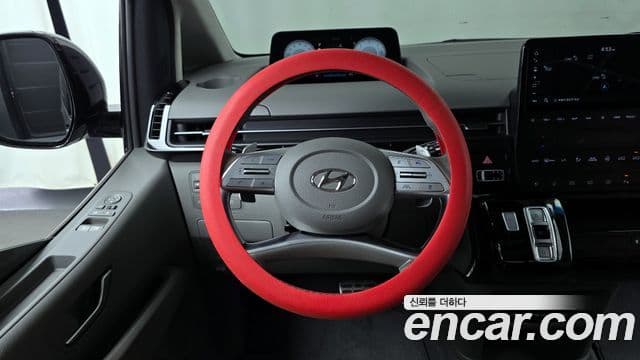 Hyundai Staria 2022 — ფოტო 13/20