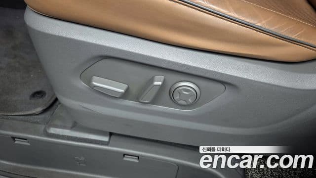 Hyundai Staria 2022 — ფოტო 18/20