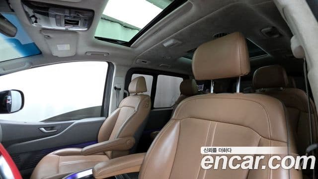 Hyundai Staria 2022 — ფოტო 19/20