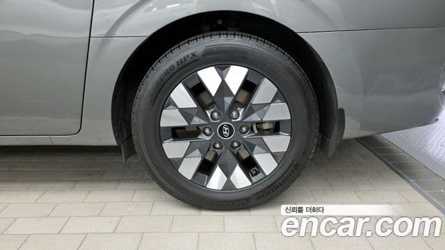 Hyundai Staria 2022 — Photo 31/36