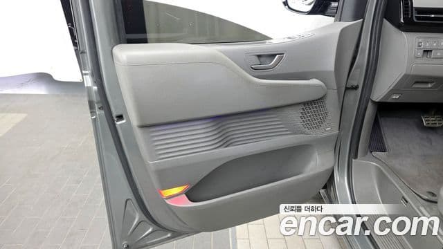 Hyundai Staria 2022 — Photo 18/36