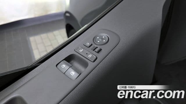 Hyundai Staria 2022 — Photo 9/36