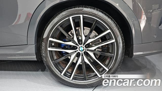 BMW X6 2022 — Photo 21/30