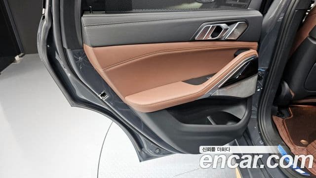 BMW X6 2022 — Photo 28/30