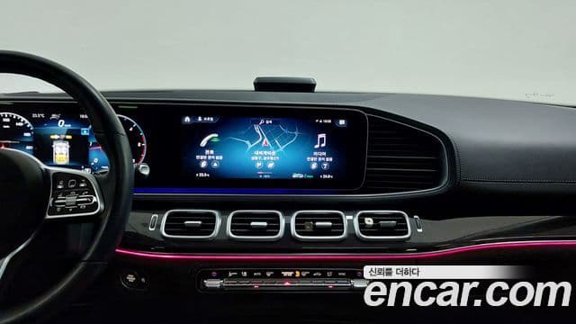 Mercedes-Benz GLE-Class 2023 — Photo 13/20