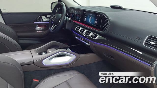 Mercedes-Benz GLE-Class 2023 — Photo 19/20