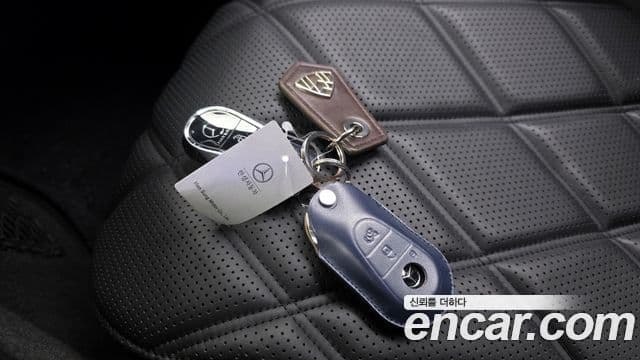 Mercedes-Benz S-Class 2021 — Photo 22/35