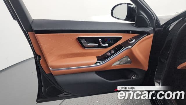 Mercedes-Benz S-Class 2022 — Photo 10/35