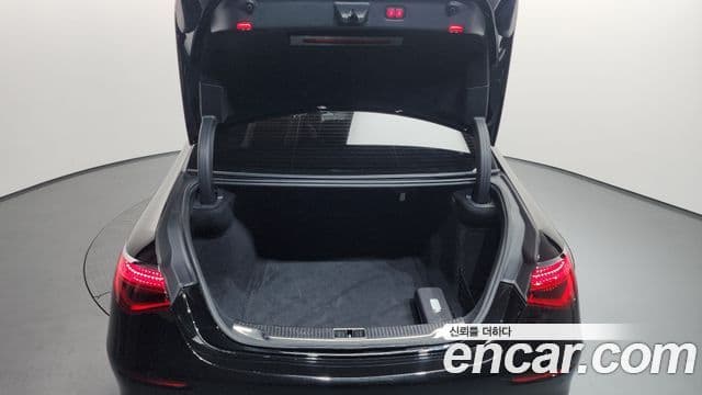 Mercedes-Benz S-Class 2022 — Photo 30/35