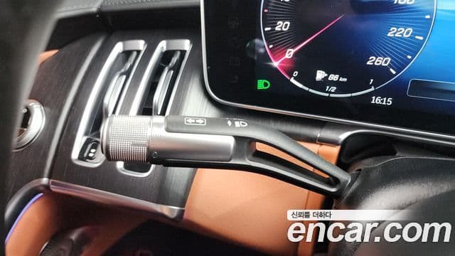 Mercedes-Benz S-Class 2022 — Photo 20/35