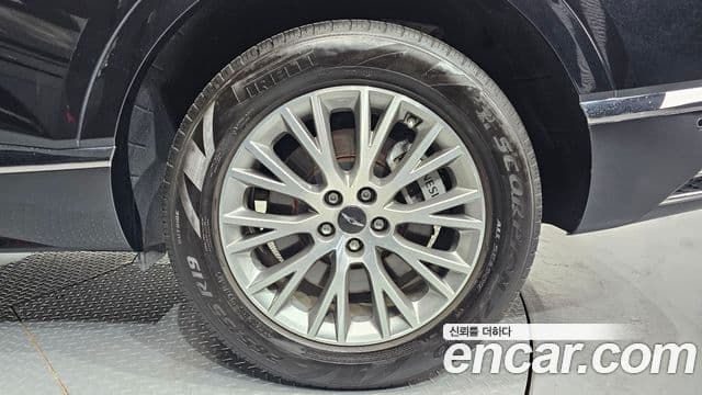 Genesis GV80 2024 — Photo 25/33
