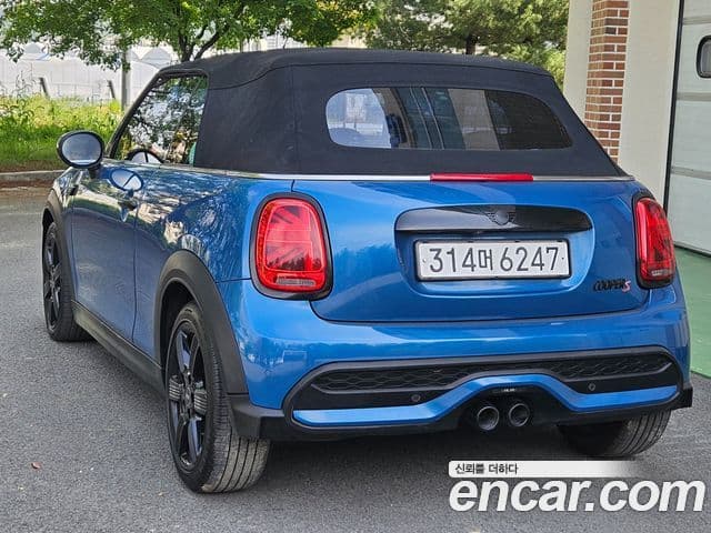 Mini Cooper S Convertible 2023 — ფოტო 5/20