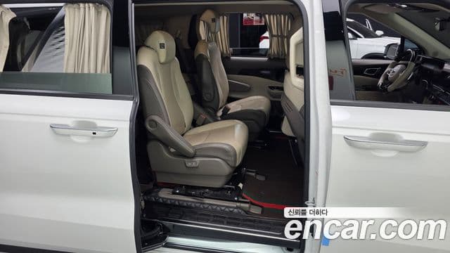 Kia Carnival 2021 — Фото 12/20