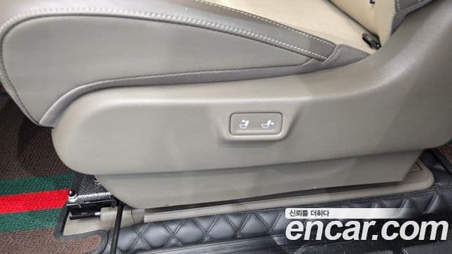 Kia Carnival 2021 — Фото 17/20