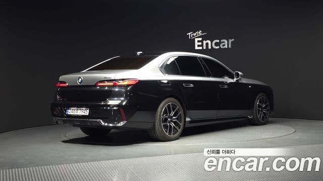 BMW 7 Series 2023 — Photo 1/40
