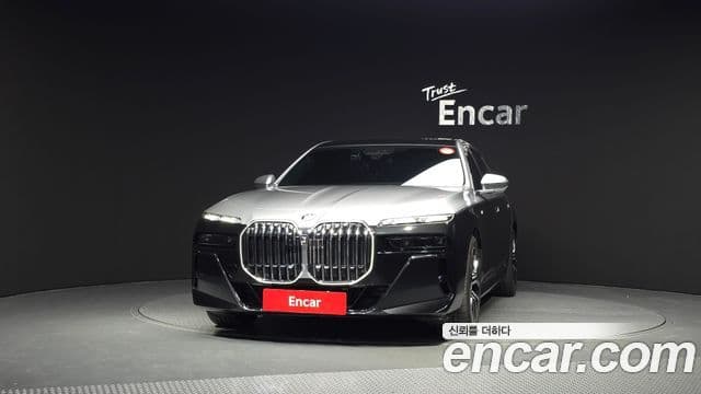 BMW 7 Series 2023 — Photo 25/40